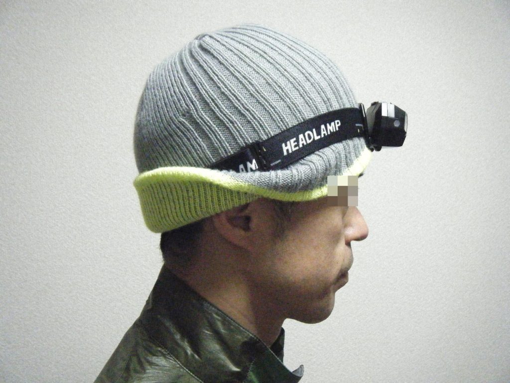 ニット帽でヘッドライトKarrongを装着したイメージ
